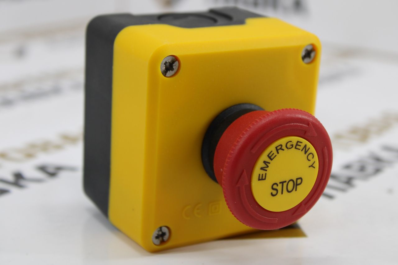 Кнопочный пост управления "STOP" с фиксацией P1EC400E40E EMAS